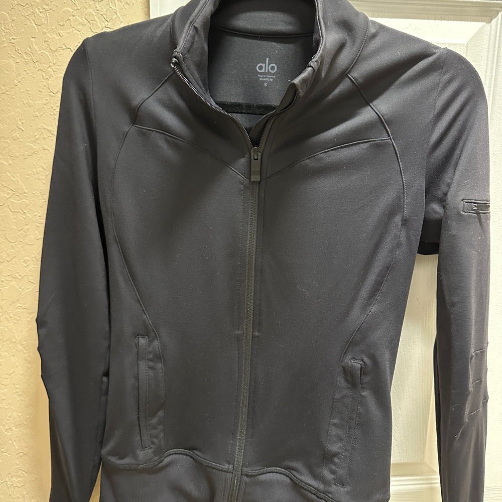 ALO Yoga Black Bomber Jacket with High Collar and Slim Fit